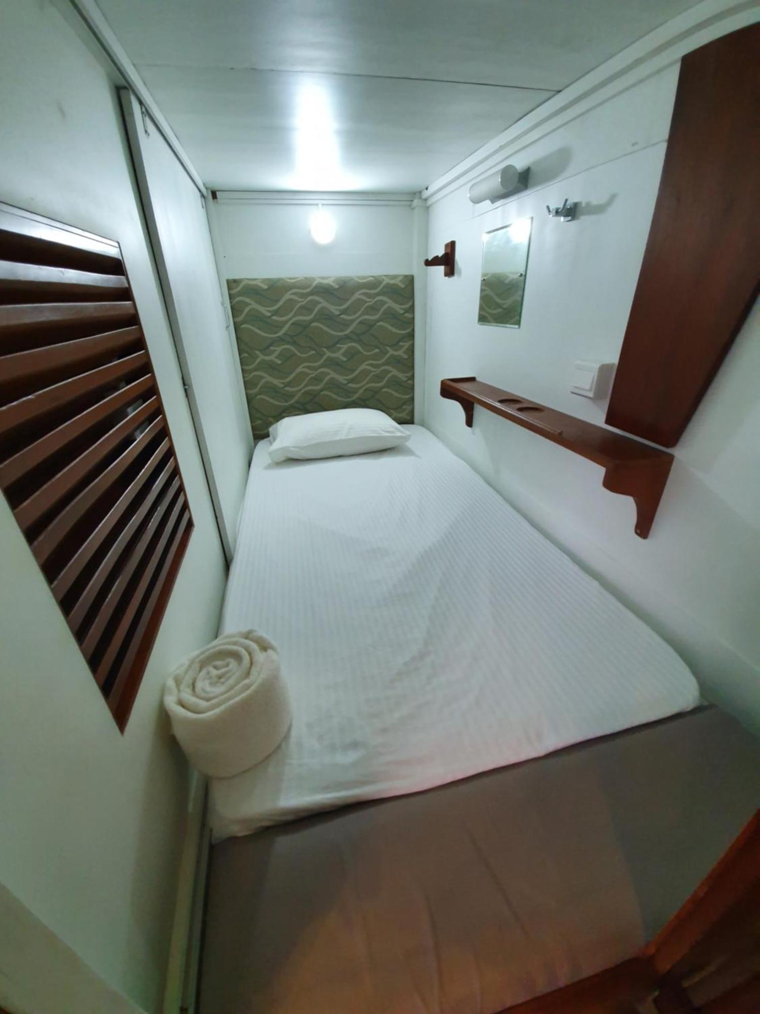 Bed Station 210 Hotel Kandy Luaran gambar
