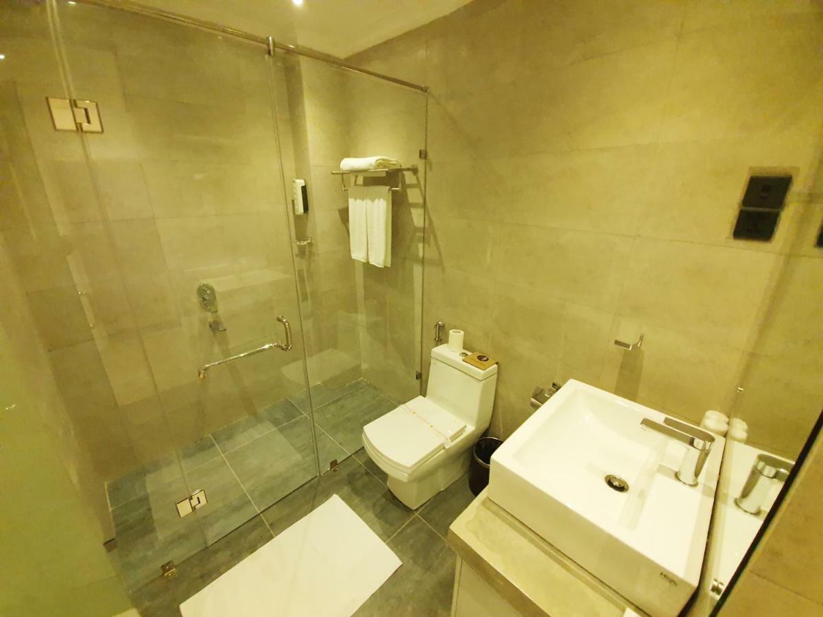 Bed Station 210 Hotel Kandy Luaran gambar