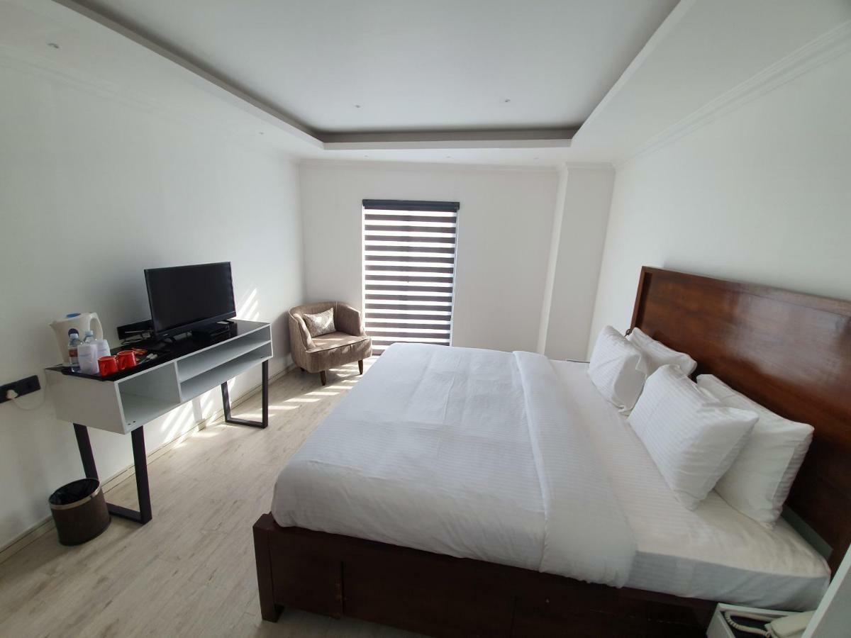 Bed Station 210 Hotel Kandy Luaran gambar