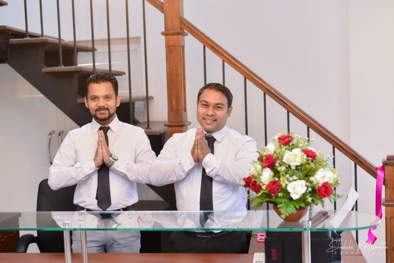 Bed Station 210 Hotel Kandy Luaran gambar